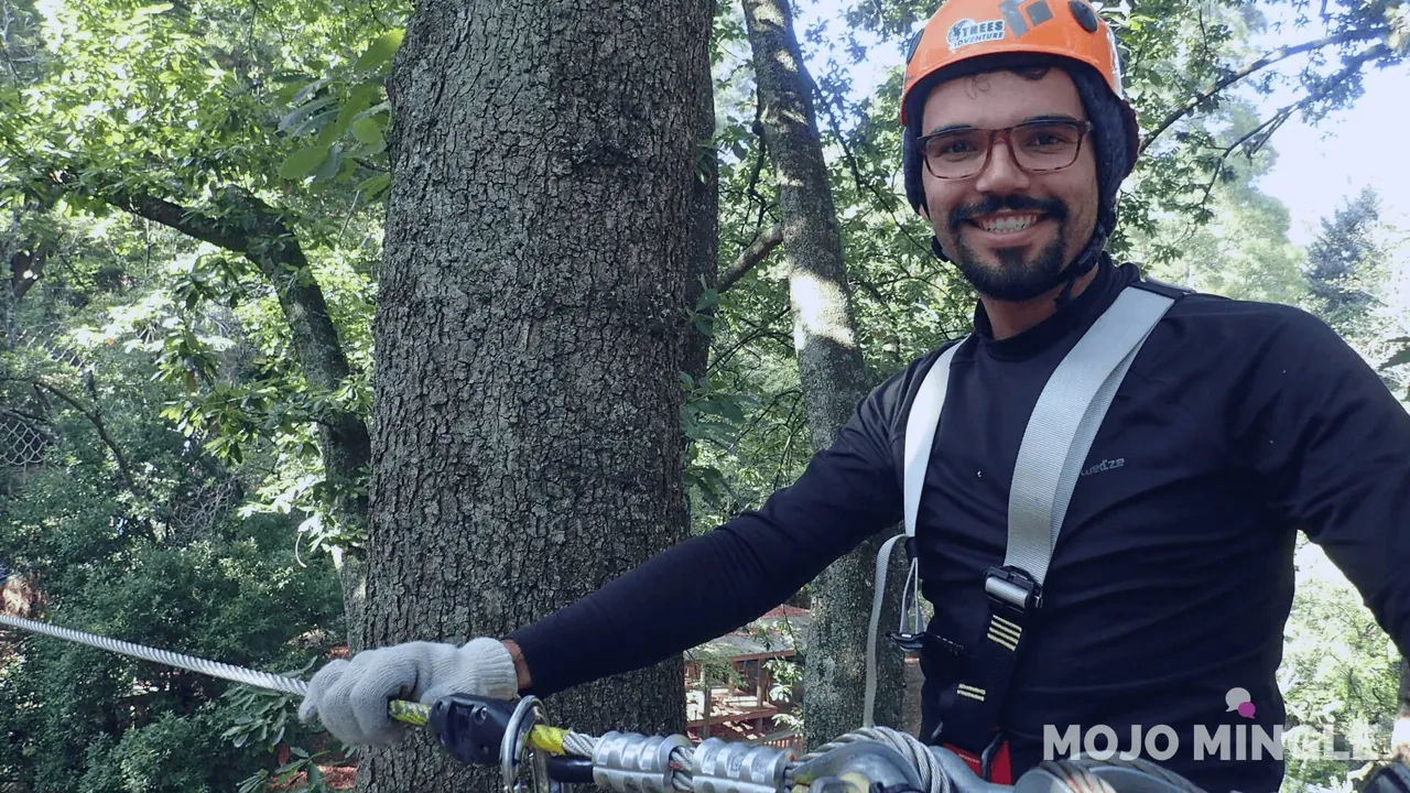 Singles treetop adventure climb